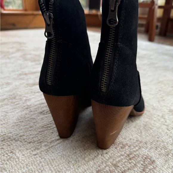 Lucky Brand closed-toe bootie - Picture 3 of 5